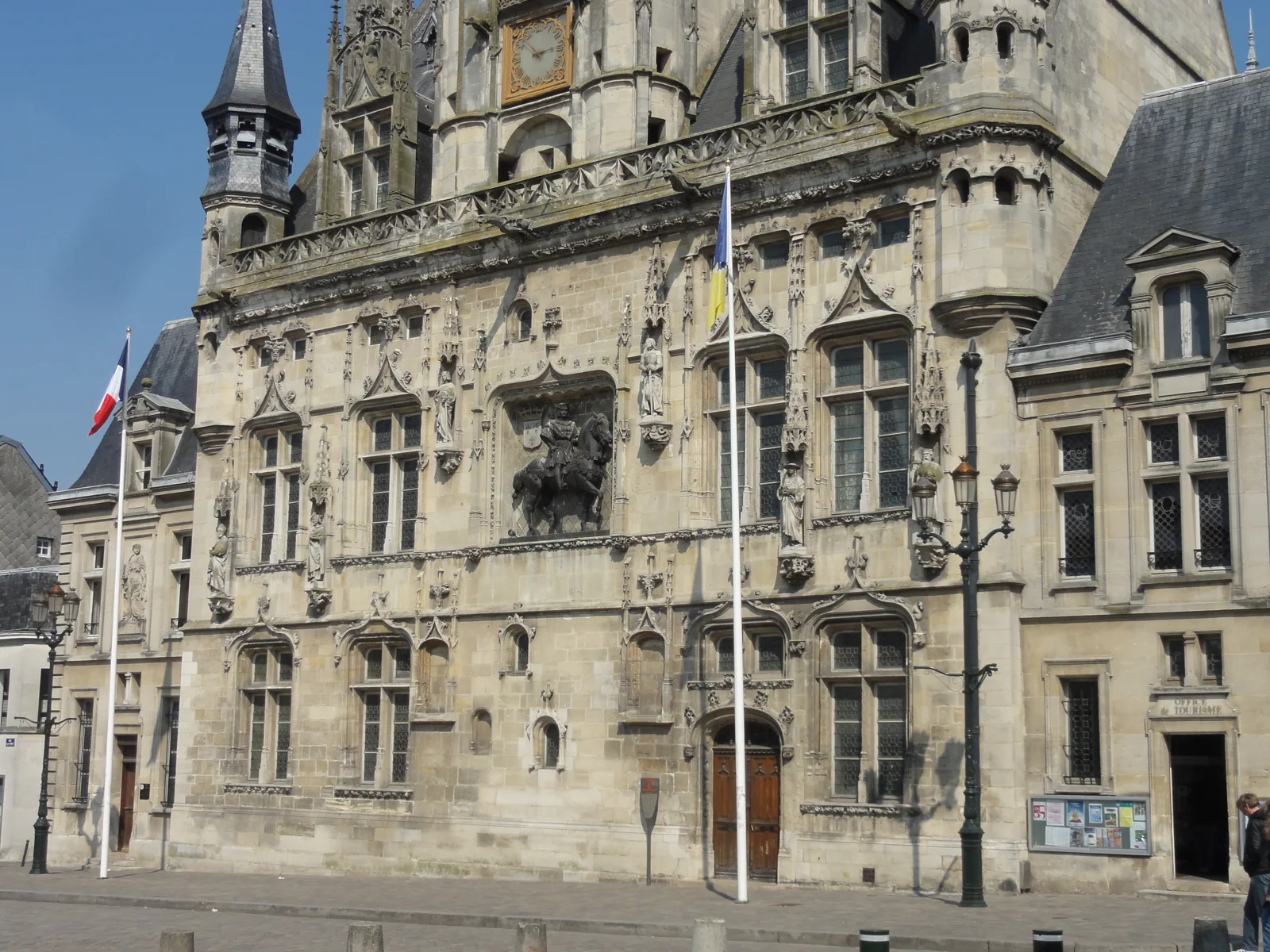 La façade de l’hôtel de ville de Compiègne